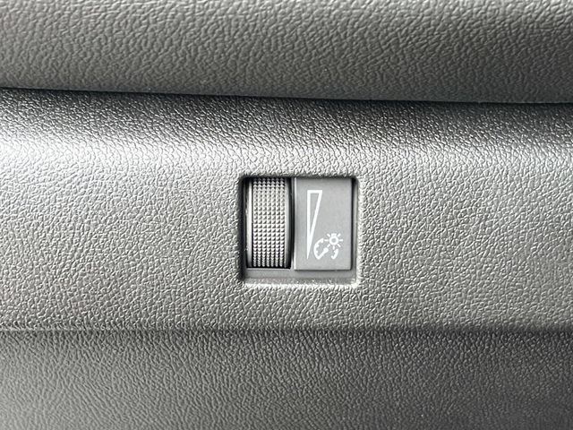 Used 2025 Chevrolet Colorado LT AWD/4WD image 24
