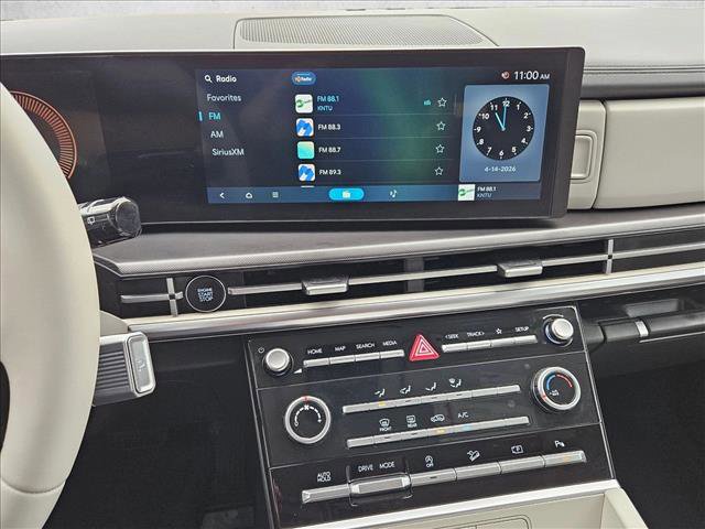 Used 2025 Hyundai Santa Fe SE FWD image 12