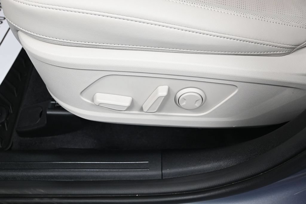 Certified 2025 Kia Sorento S AWD/4WD image 12