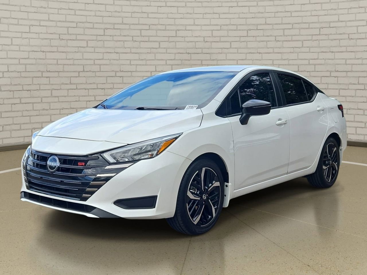 Certified 2025 Nissan Versa SR w/ Trunk Package FWD image 1