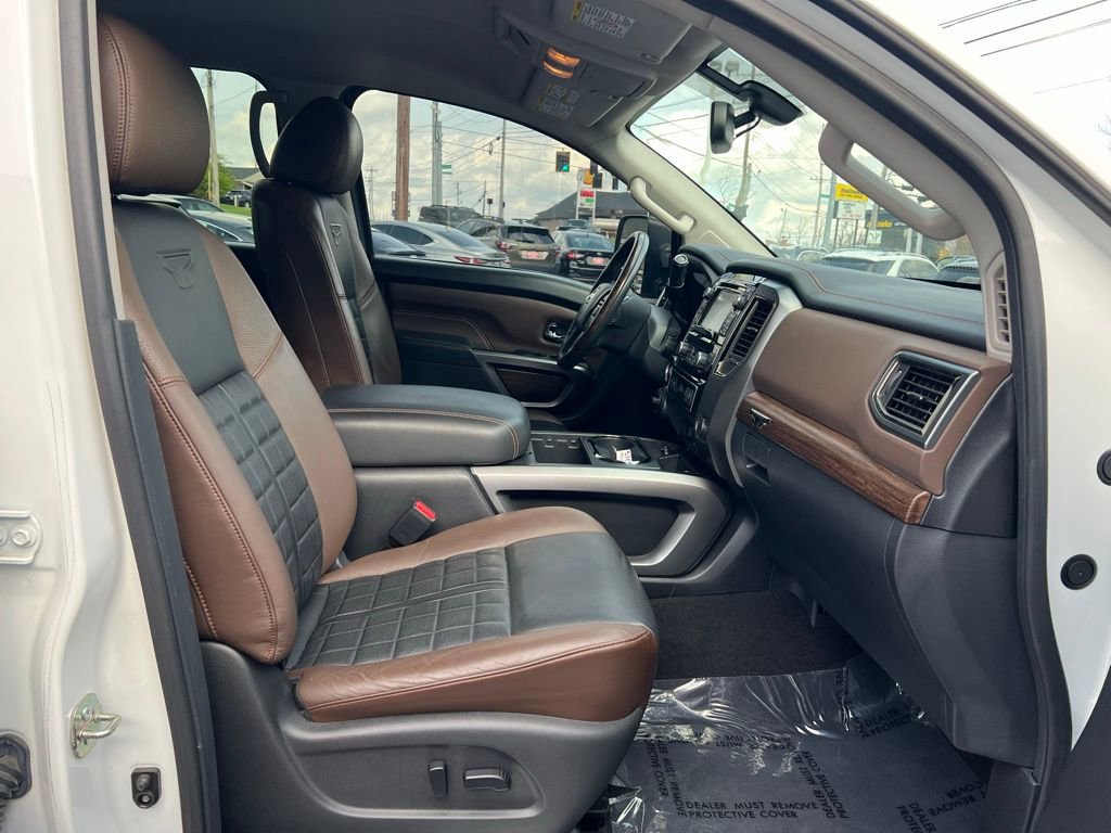 Used 2016 Nissan Titan Platinum Reserve image 31