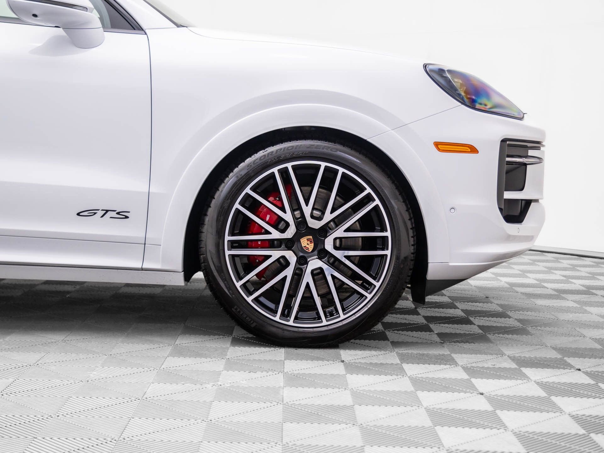 New 2026 Porsche Cayenne GTS image 33