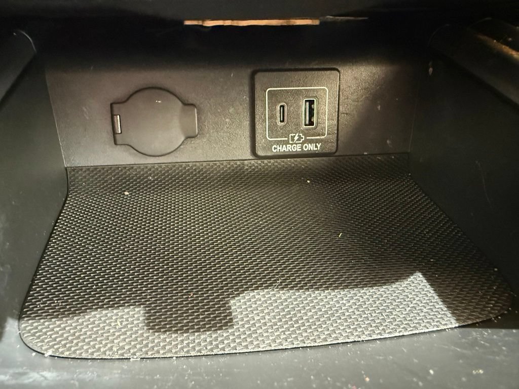 Used 2019 Nissan Pathfinder SL FWD image 40