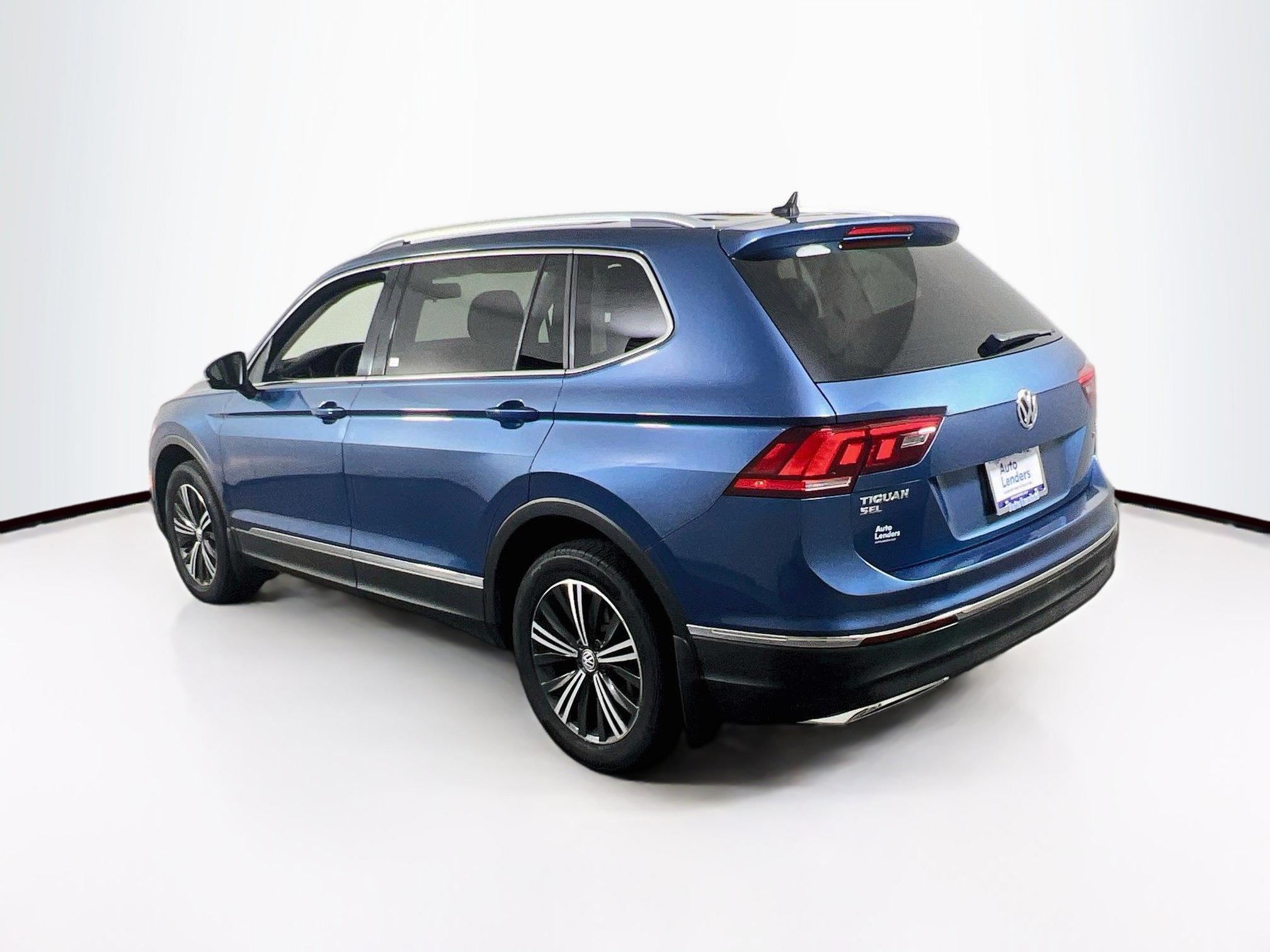 Used 2018 Volkswagen Tiguan SEL AWD/4WD image 7