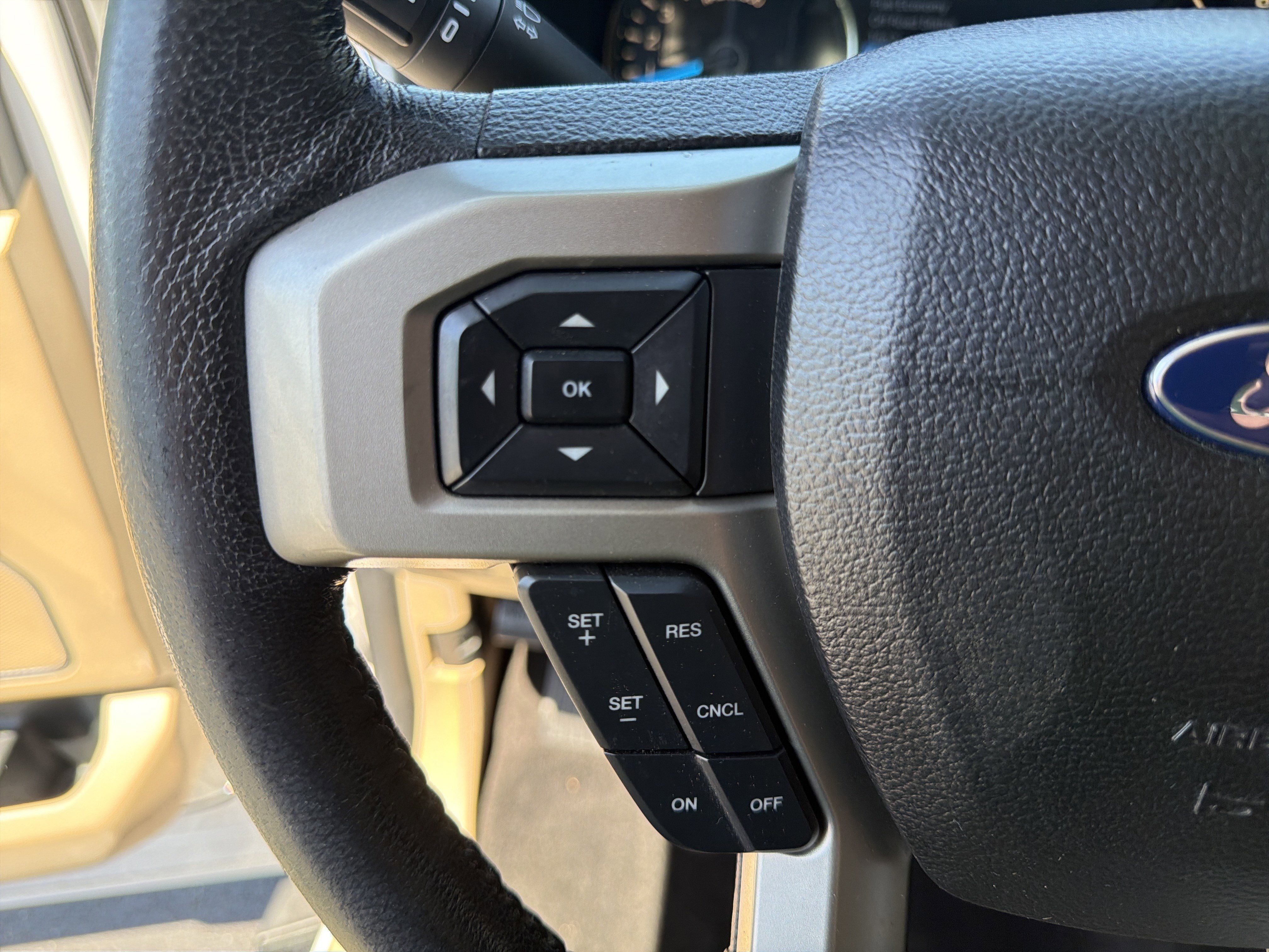 Used 2015 Ford F150 Lariat w/ Trailer Tow Package AWD/4WD image 29