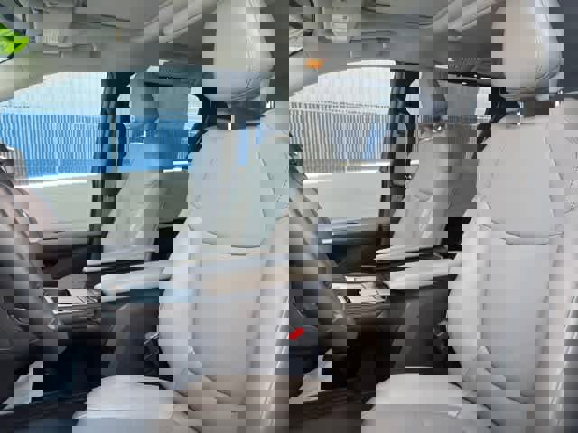 Used 2025 Toyota Sienna XLE w/ XLE Plus Package image 13