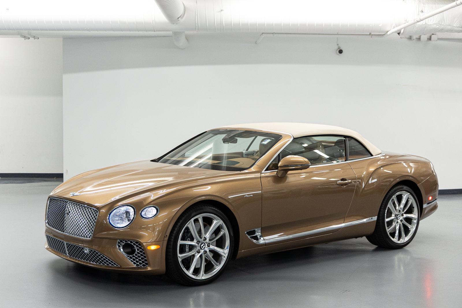 Used 2023 Bentley Continental GT Azure AWD/4WD image 16