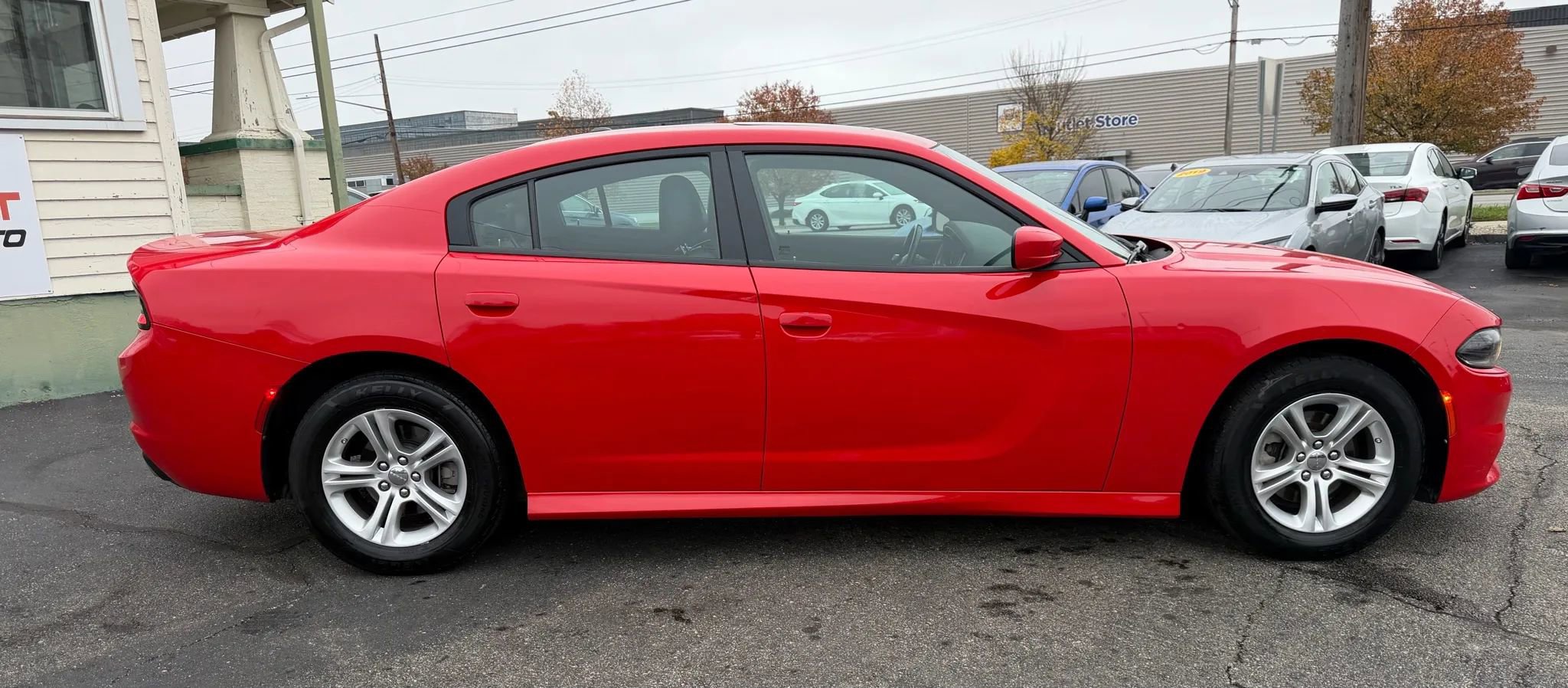 Used 2022 Dodge Charger SXT w/ Leather Interior Group image 6