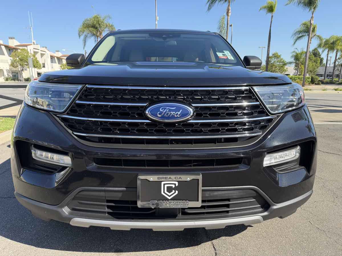 Used 2020 Ford Explorer XLT w/ Equipment Group 202A AWD/4WD image 12