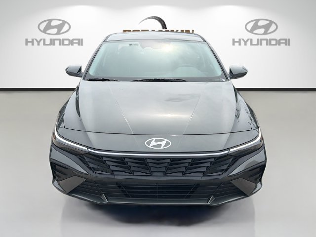 New 2026 Hyundai Elantra SE FWD image 2