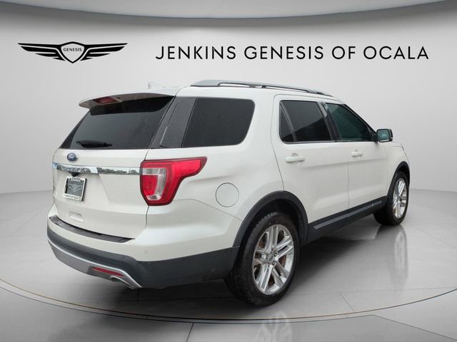 Used 2017 Ford Explorer XLT w/ Equipment Group 202A image 3