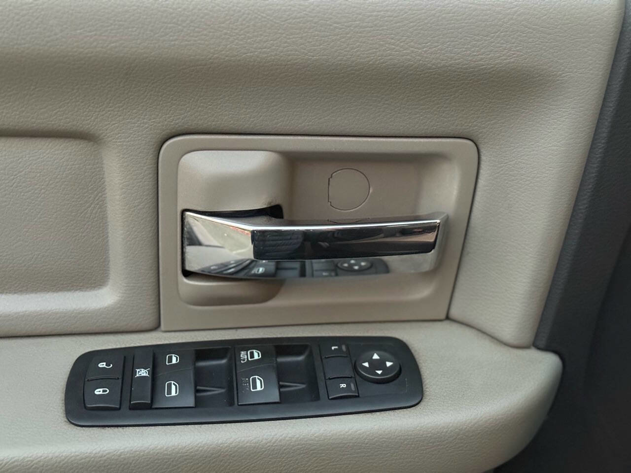 Used 2010 Dodge Ram 2500 Truck SLT w/ Luxury Group image 57