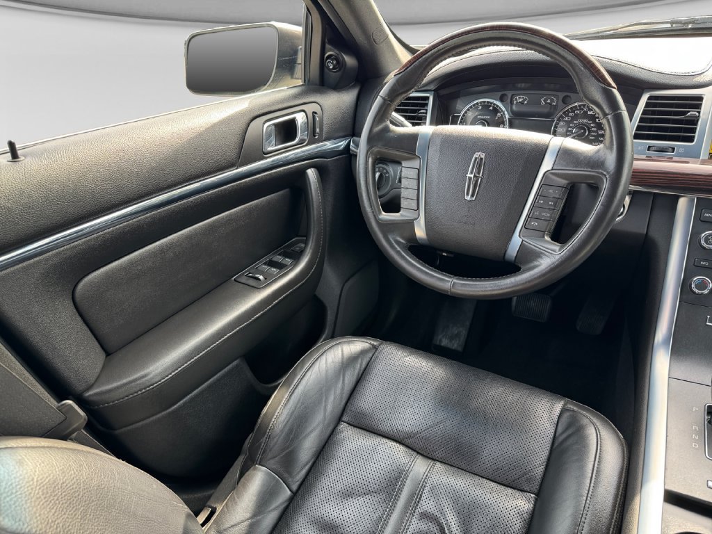 Used 2009 Lincoln MKS AWD image 20