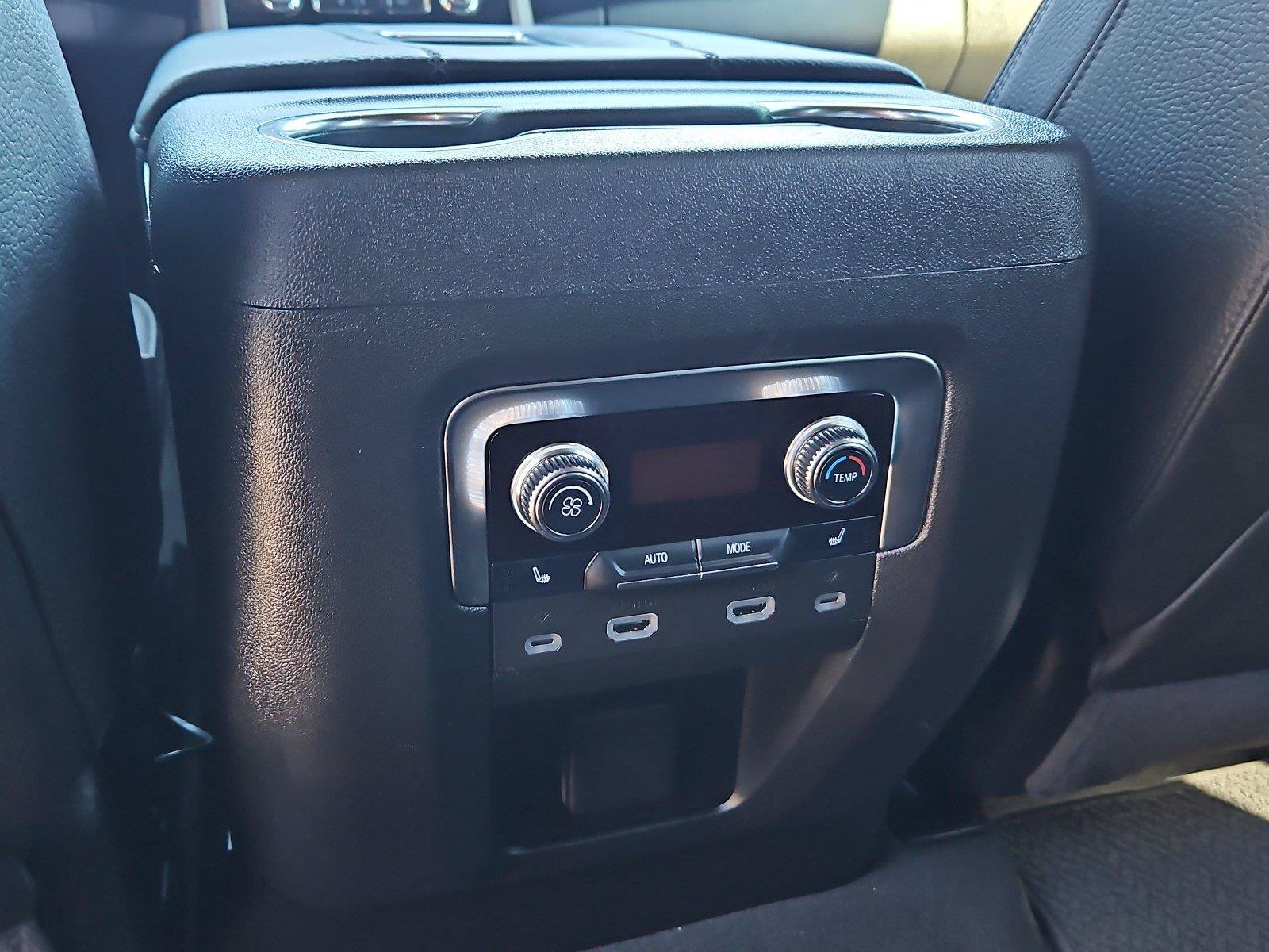 Used 2024 GMC Yukon XL Denali w/ Denali Reserve Package AWD/4WD image 18