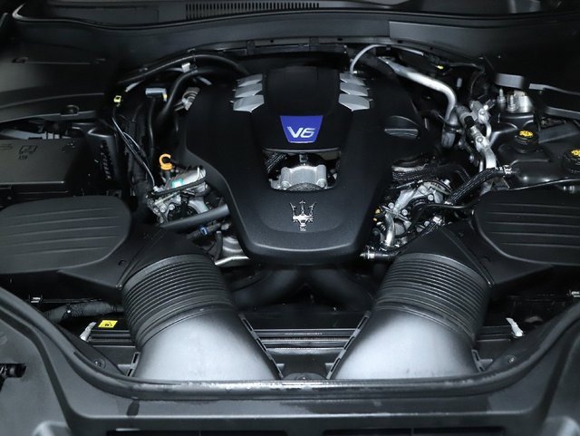 Used 2018 Maserati Levante S GranLusso image 36