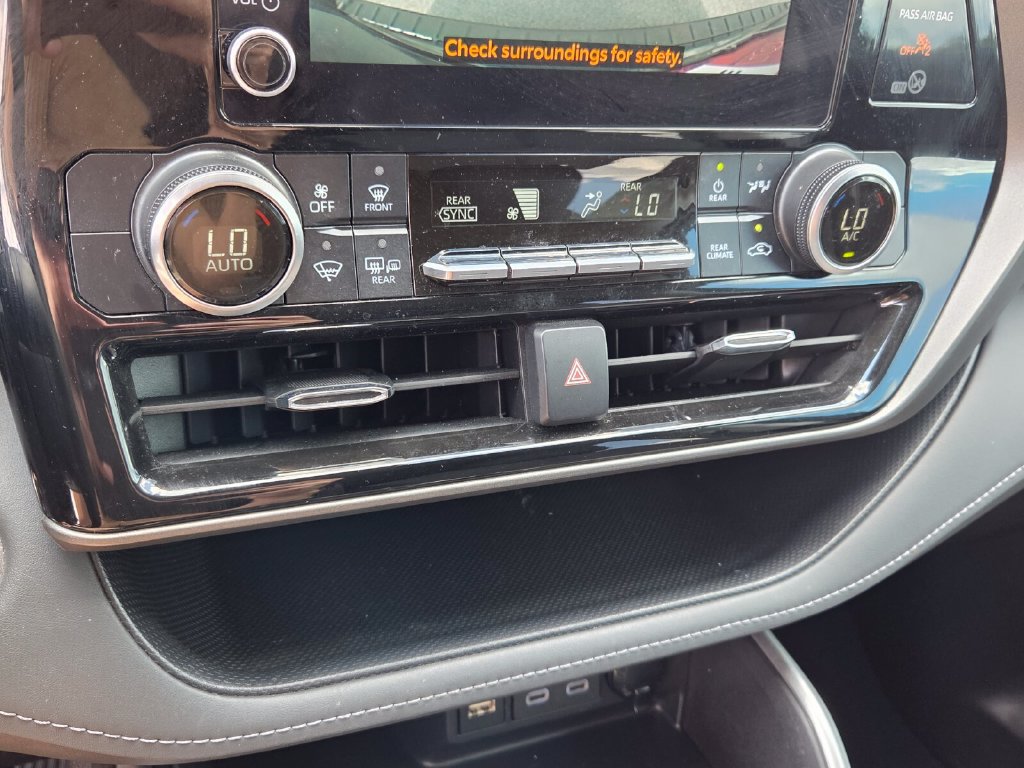 Used 2023 Toyota Highlander L FWD image 22