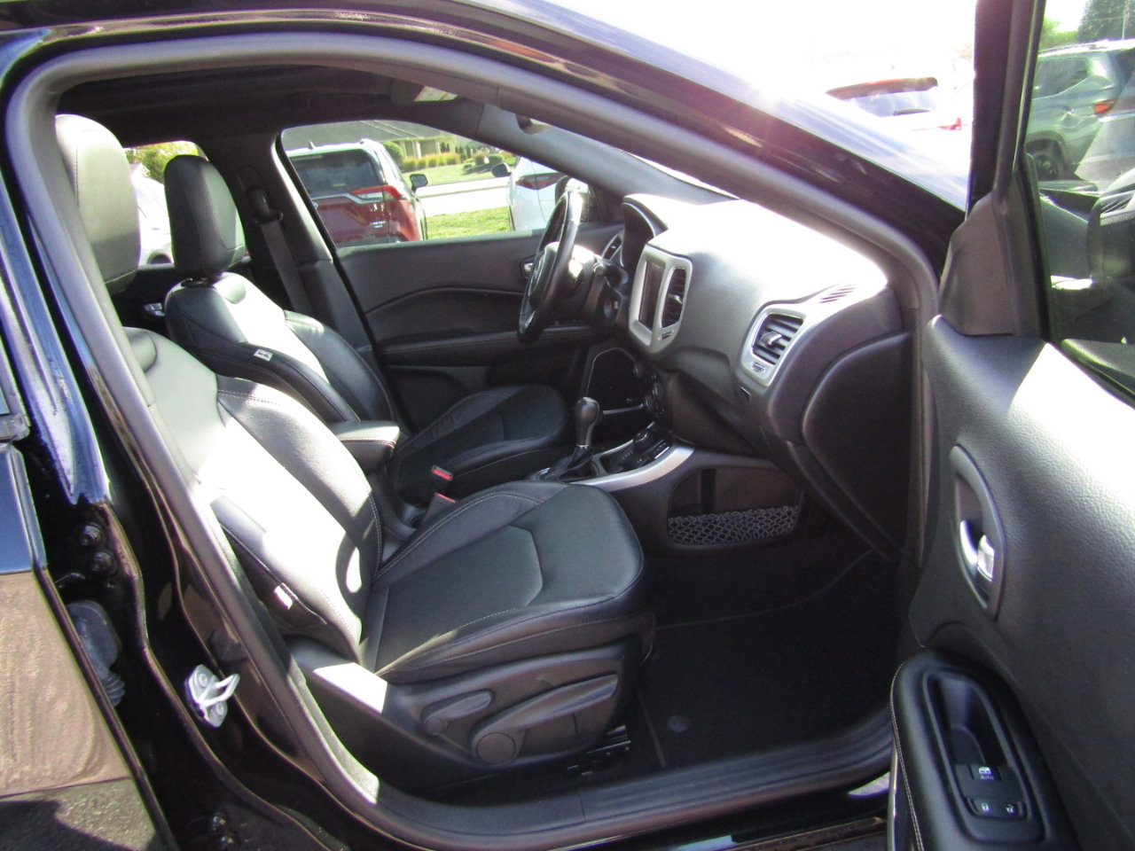 Used 2021 Jeep Compass Latitude w/ Sun and Sound Group image 29