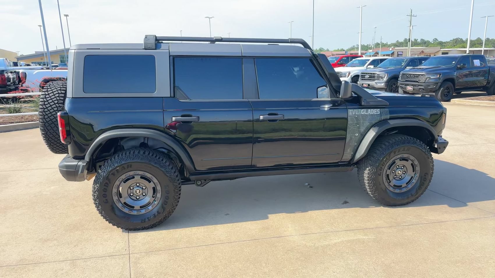 Used 2024 Ford Bronco Everglades AWD/4WD image 8