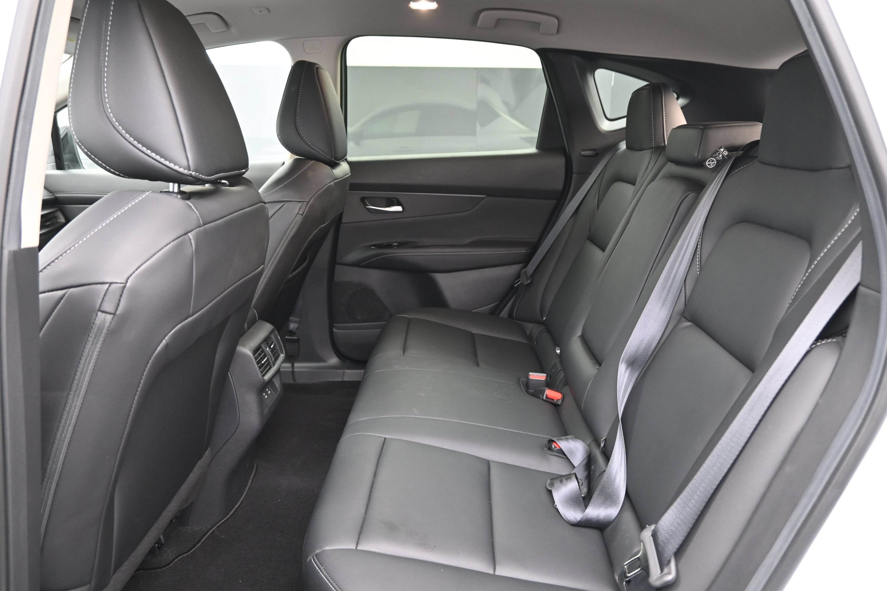 Used 2025 Nissan Murano SV FWD image 17