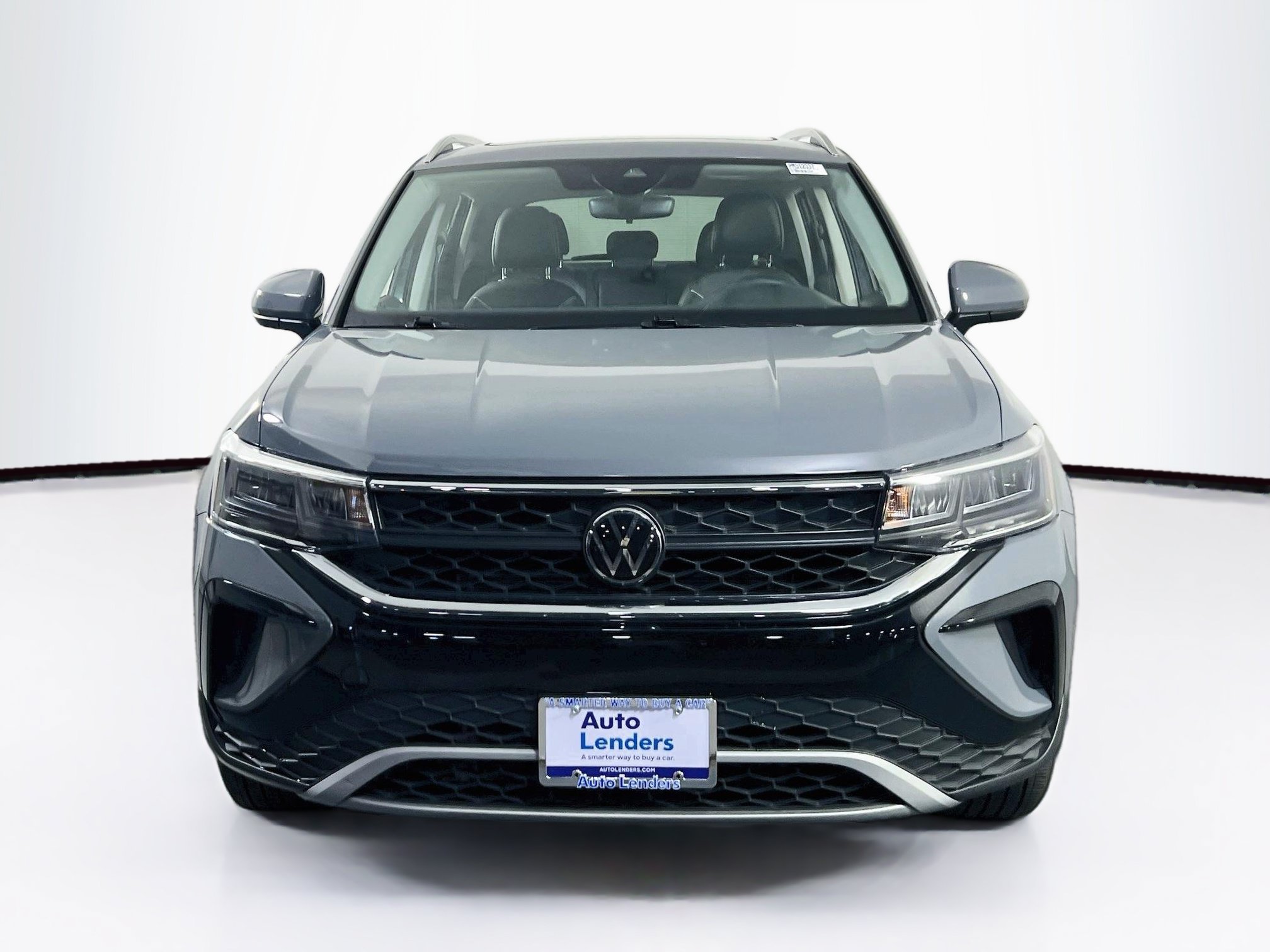 Used 2023 Volkswagen Taos SE AWD/4WD image 2