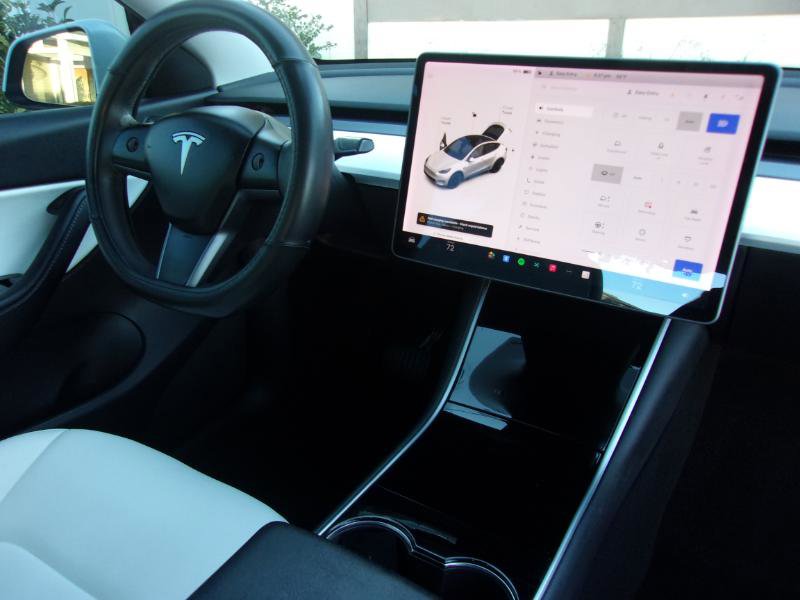 Used 2021 Tesla Model Y Long Range image 36