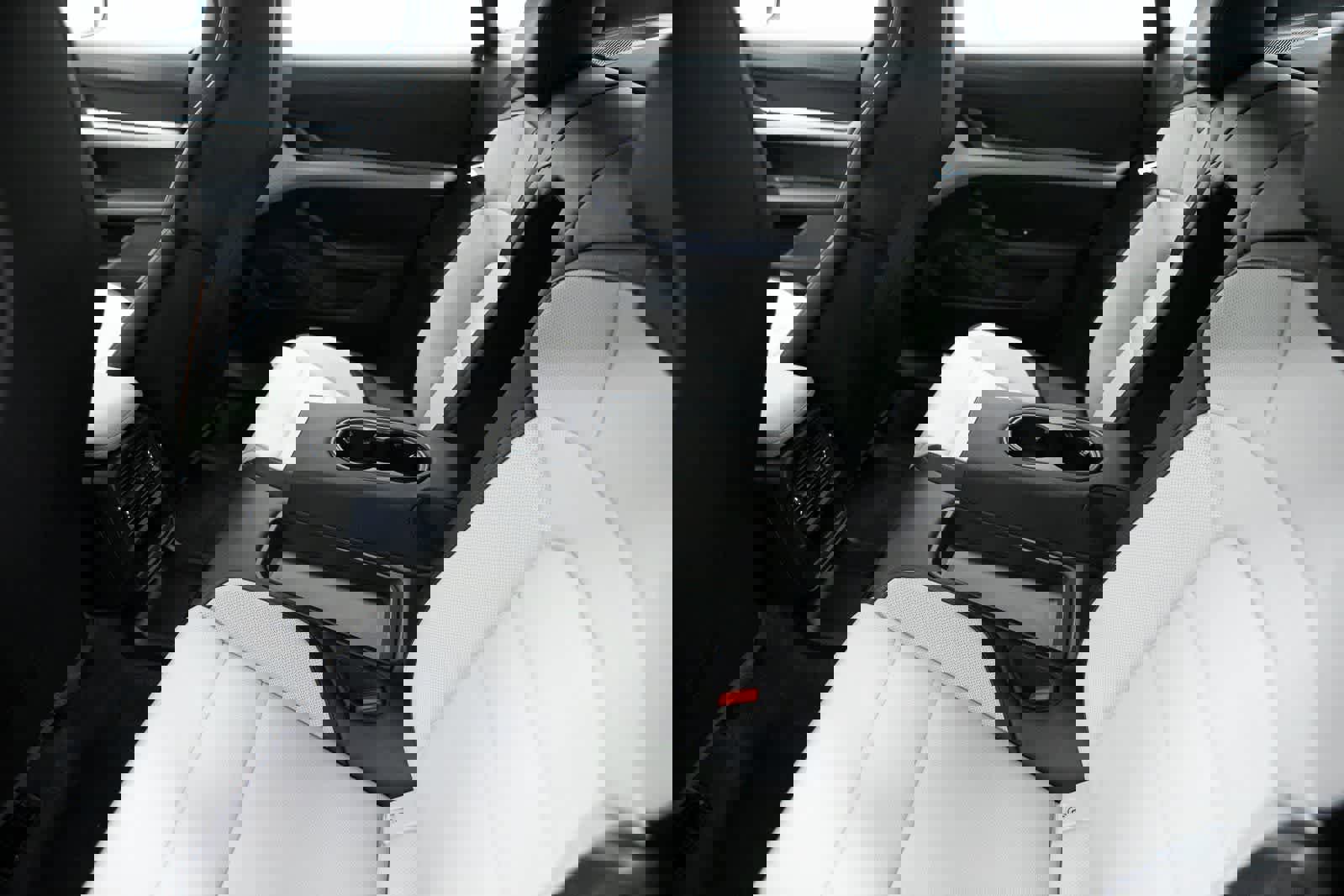 New 2026 Porsche Taycan 4S image 29