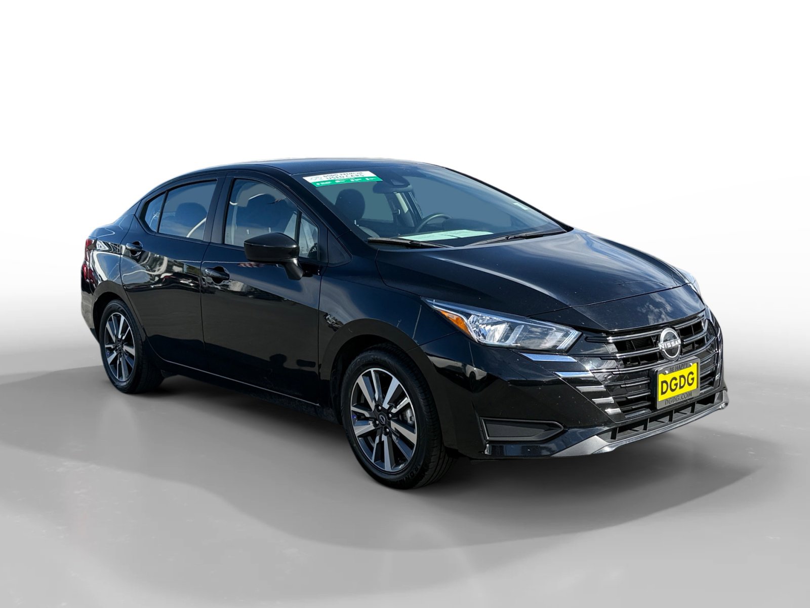 Used 2023 Nissan Versa SV FWD image 7