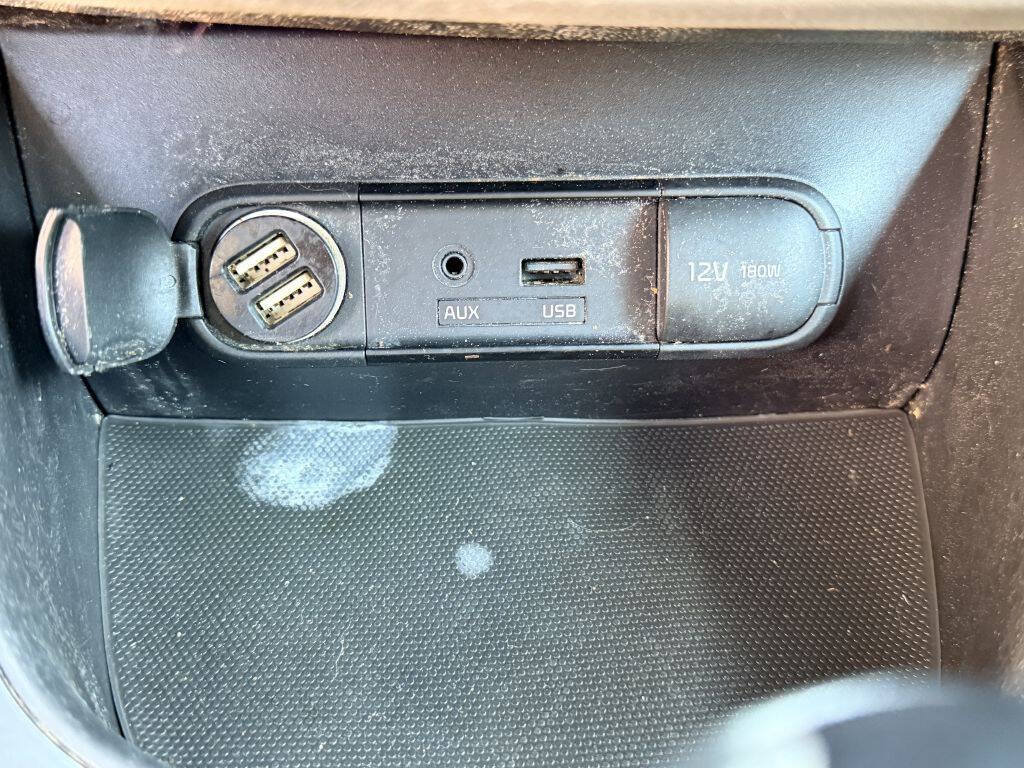 Used 2015 Kia Soul FWD image 18