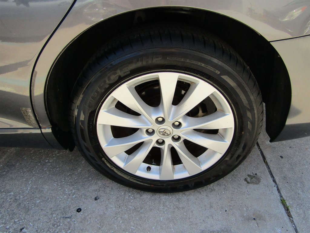 Used 2013 Toyota Venza XLE image 13