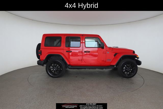 Used 2025 Jeep Wrangler Unlimited Sahara AWD/4WD image 23
