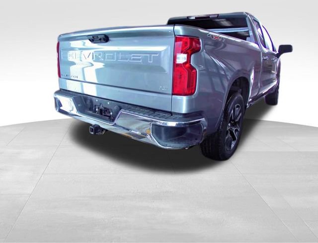 Used 2023 Chevrolet Silverado 1500 LT AWD/4WD image 3