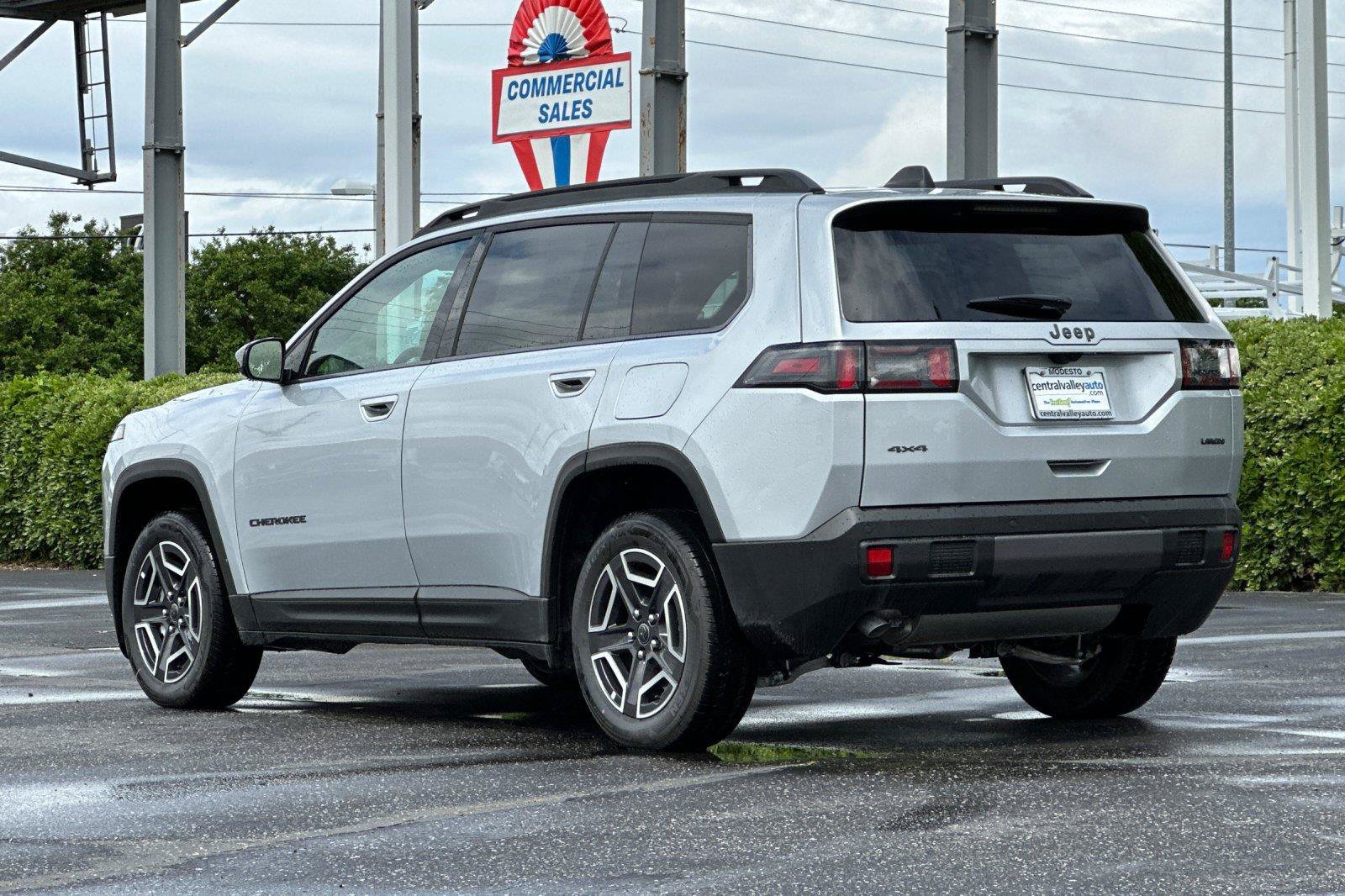 New 2026 Jeep Cherokee Laredo AWD/4WD image 5