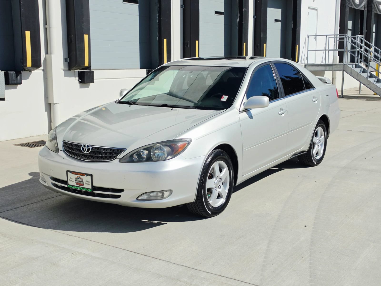 Used 2002 Toyota Camry SE FWD image 1