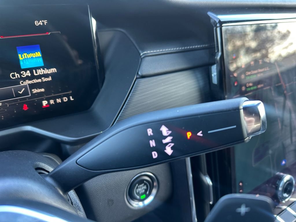 Used 2025 GMC Acadia Elevation image 32