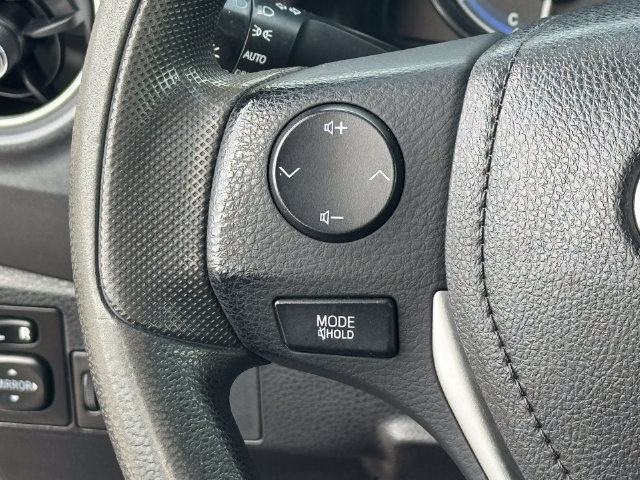 Used 2019 Toyota Corolla LE FWD image 21