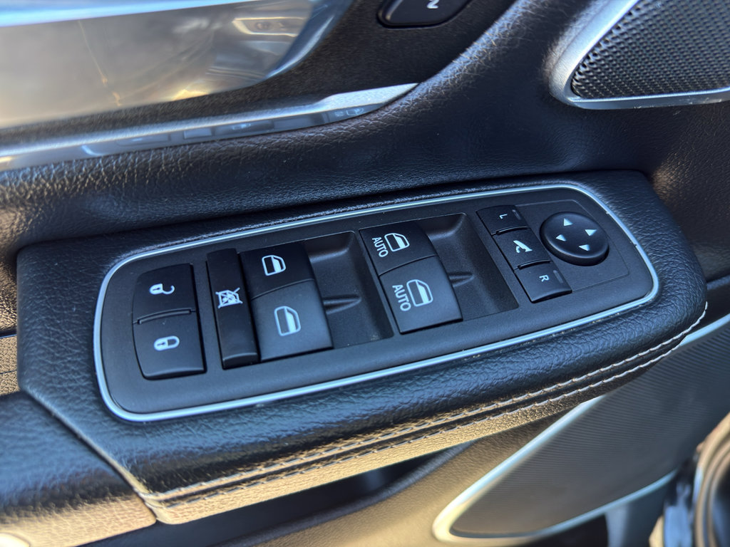 Used 2023 RAM 1500 Laramie AWD/4WD image 12