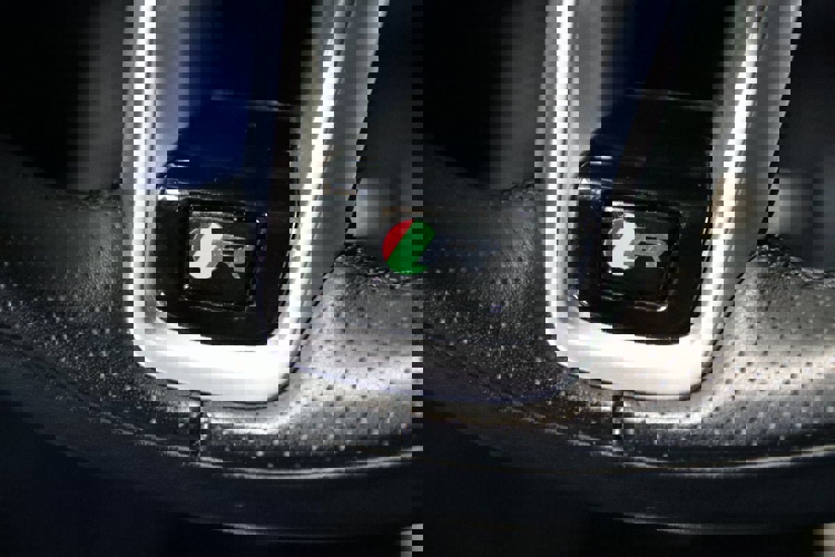 Used 2021 Jaguar XF R-Dynamic SE image 43