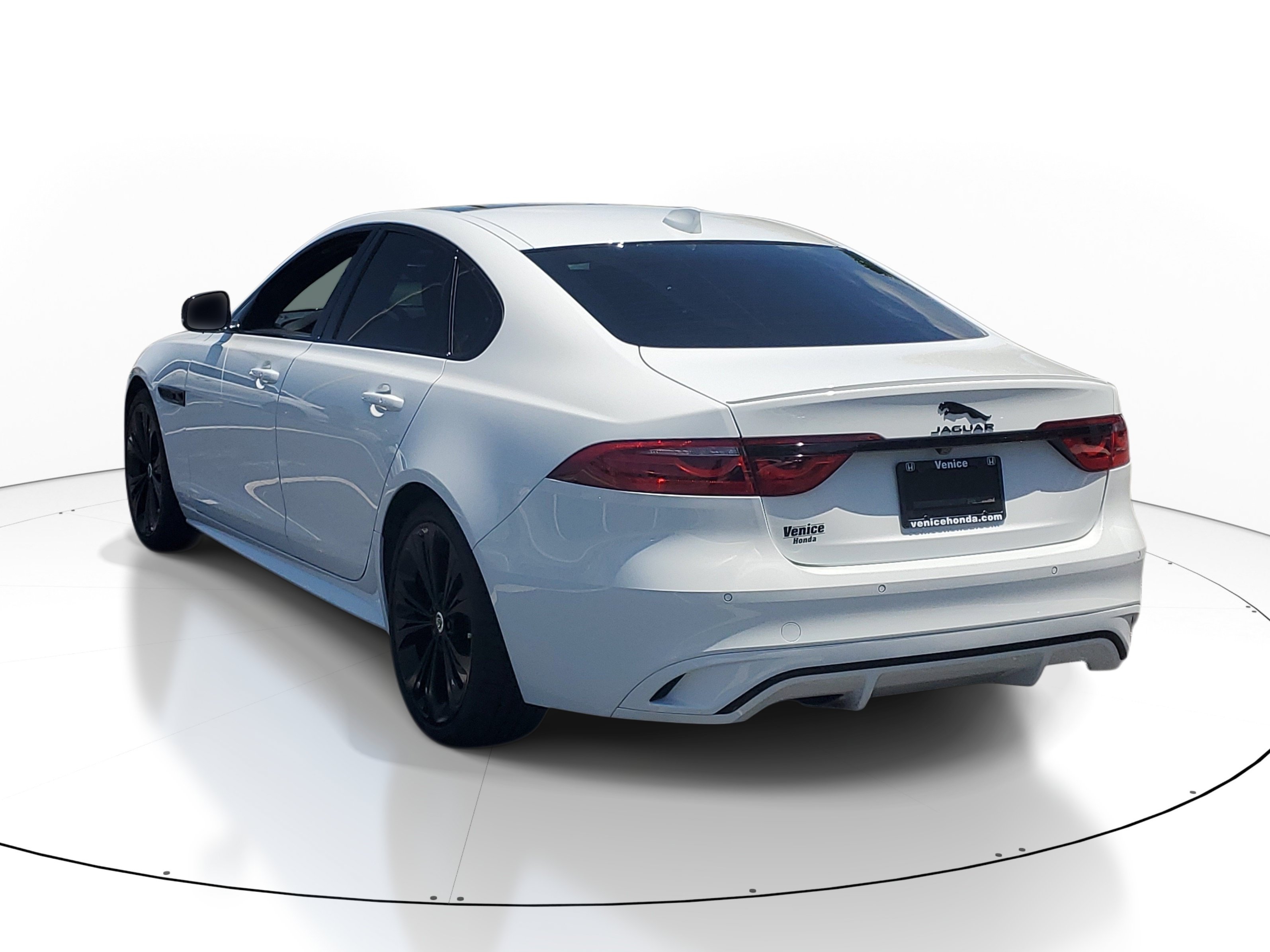 Used 2024 Jaguar XF R-Dynamic SE AWD/4WD image 5