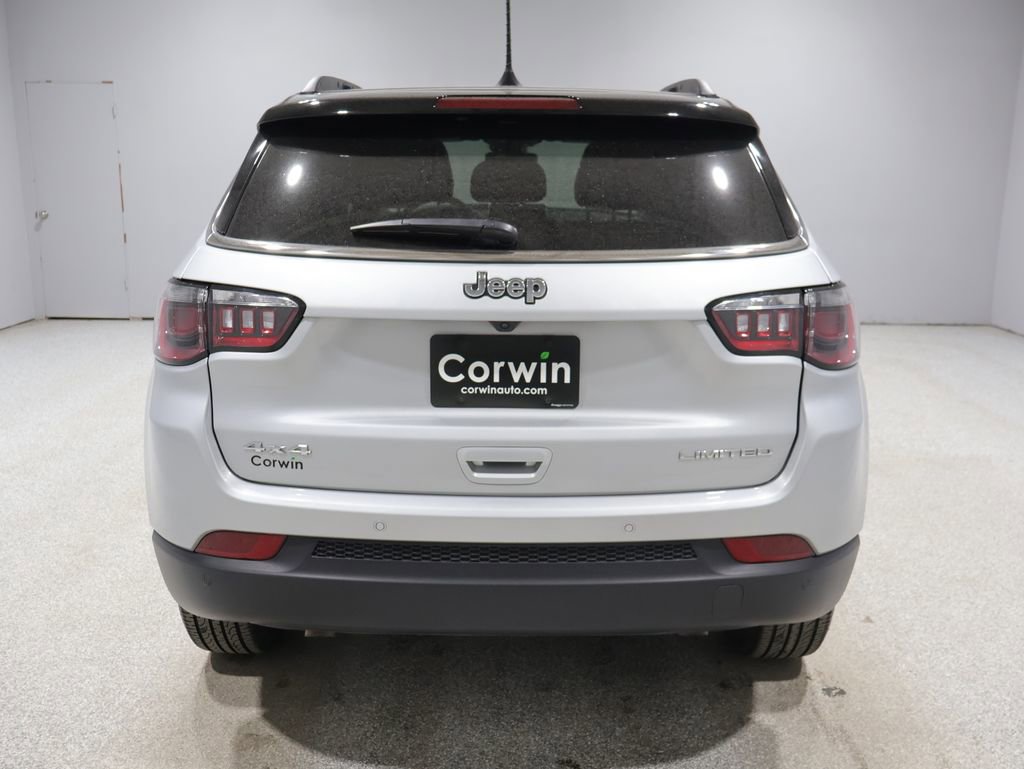 Used 2025 Jeep Compass Limited image 3
