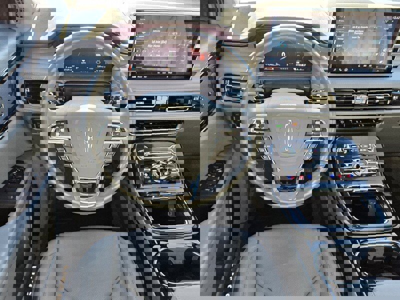 Used 2023 Lincoln Nautilus Reserve w/ Monochromatic Package image 7