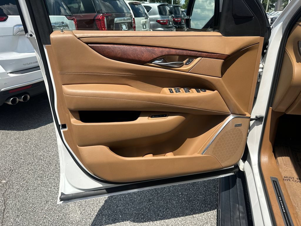 Used 2016 Cadillac Escalade Platinum AWD/4WD image 10
