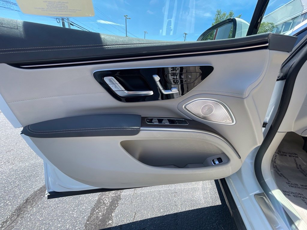 Used 2022 Mercedes-Benz EQS 450+ Sedan image 9