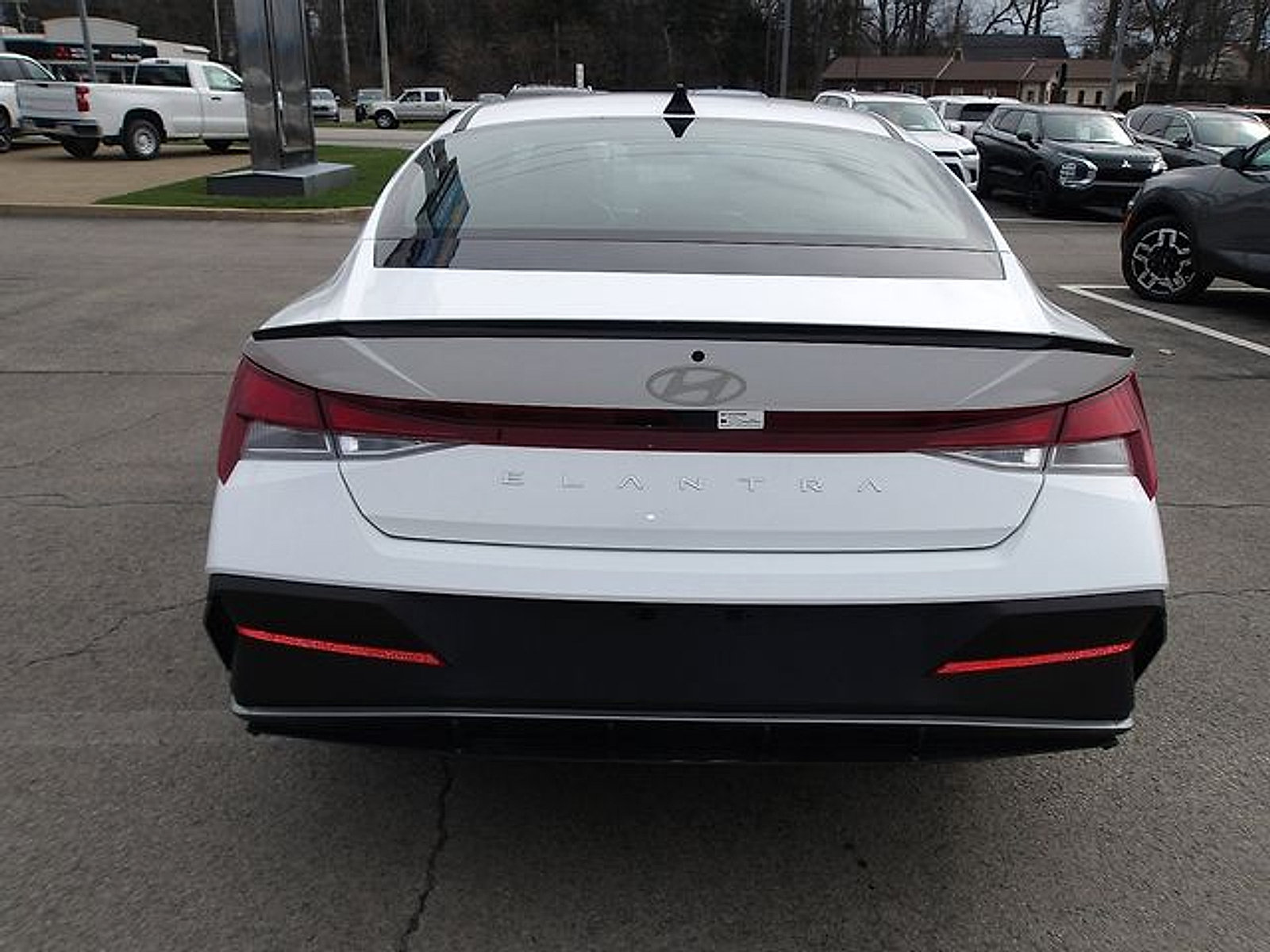 Used 2025 Hyundai Elantra Sport FWD image 6