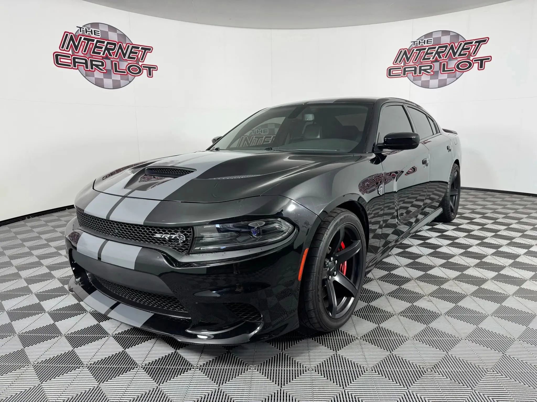 Used 2018 Dodge Charger SRT Hellcat RWD image 3