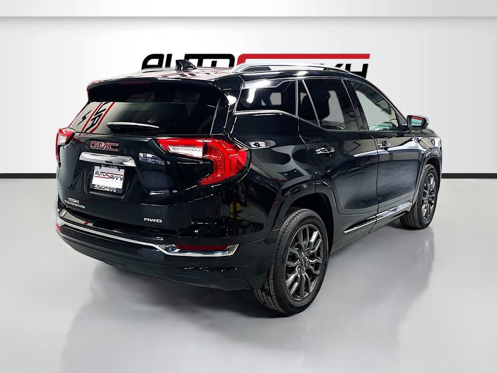 Used 2024 GMC Terrain Denali w/ Black Diamond Edition AWD/4WD image 7