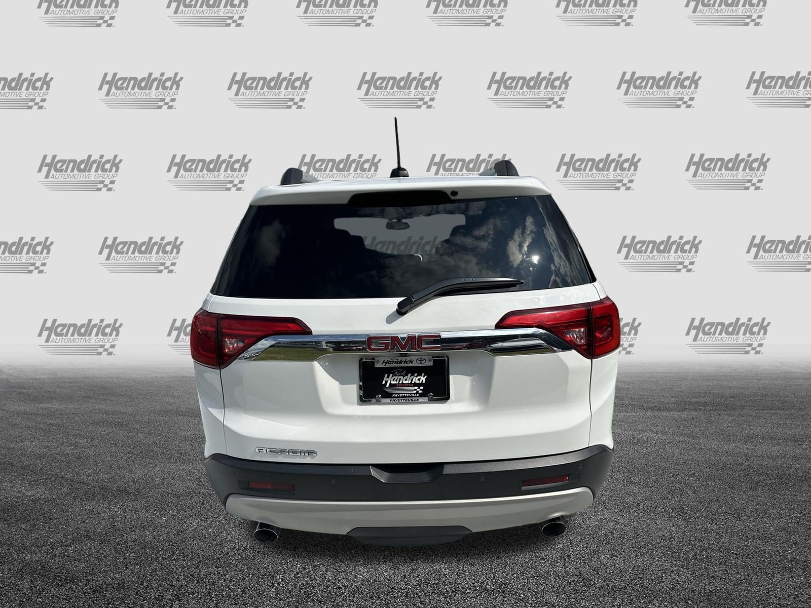 Used 2018 GMC Acadia SLT FWD image 9
