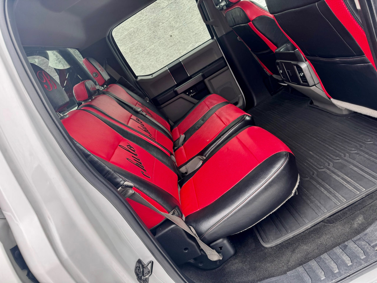 Used 2015 Ford F150 XLT image 25