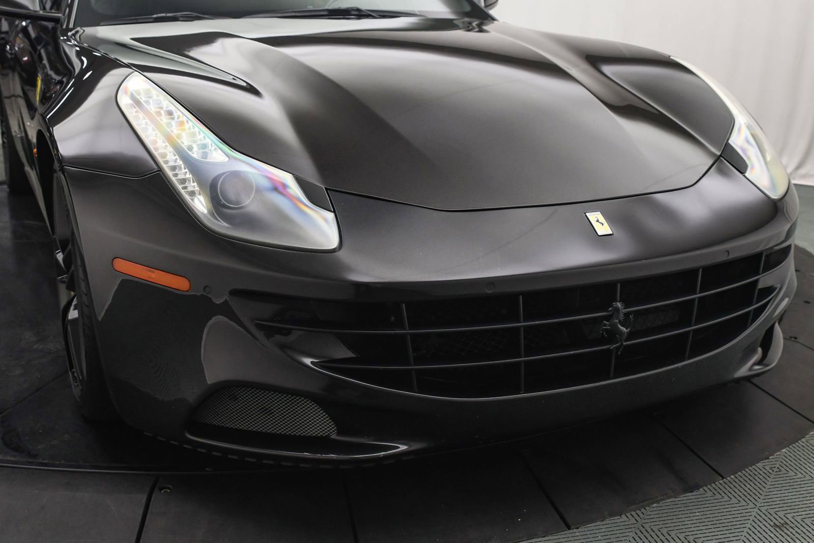 Used 2015 Ferrari FF image 26