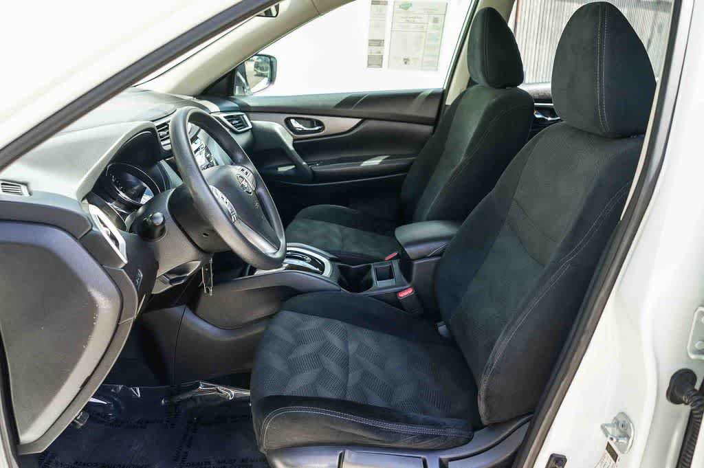 Used 2016 Nissan Rogue S FWD image 17