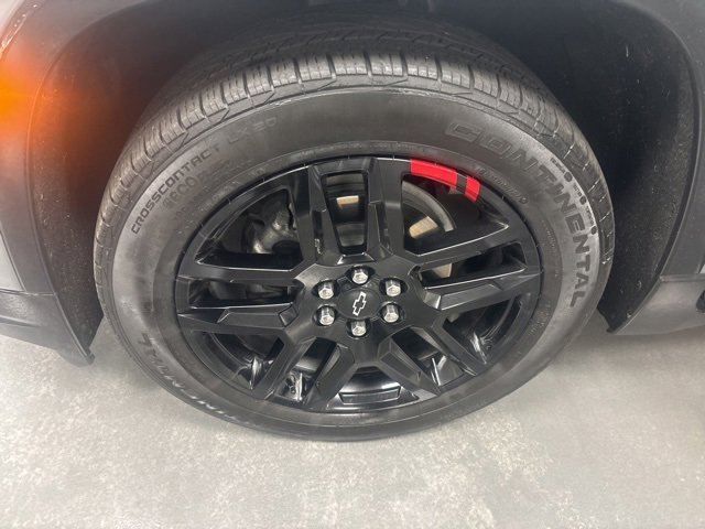 Used 2023 Chevrolet Traverse Premier w/ Redline Edition image 28